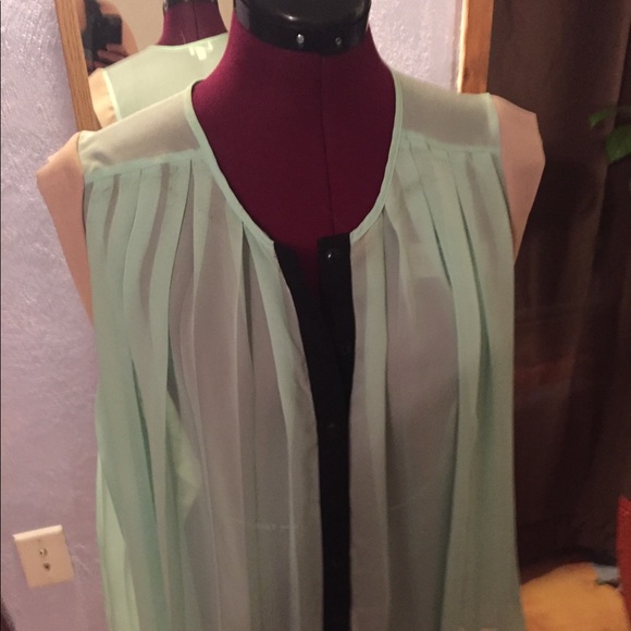 Sheer pale green blouse size medium - Picture 1 of 6